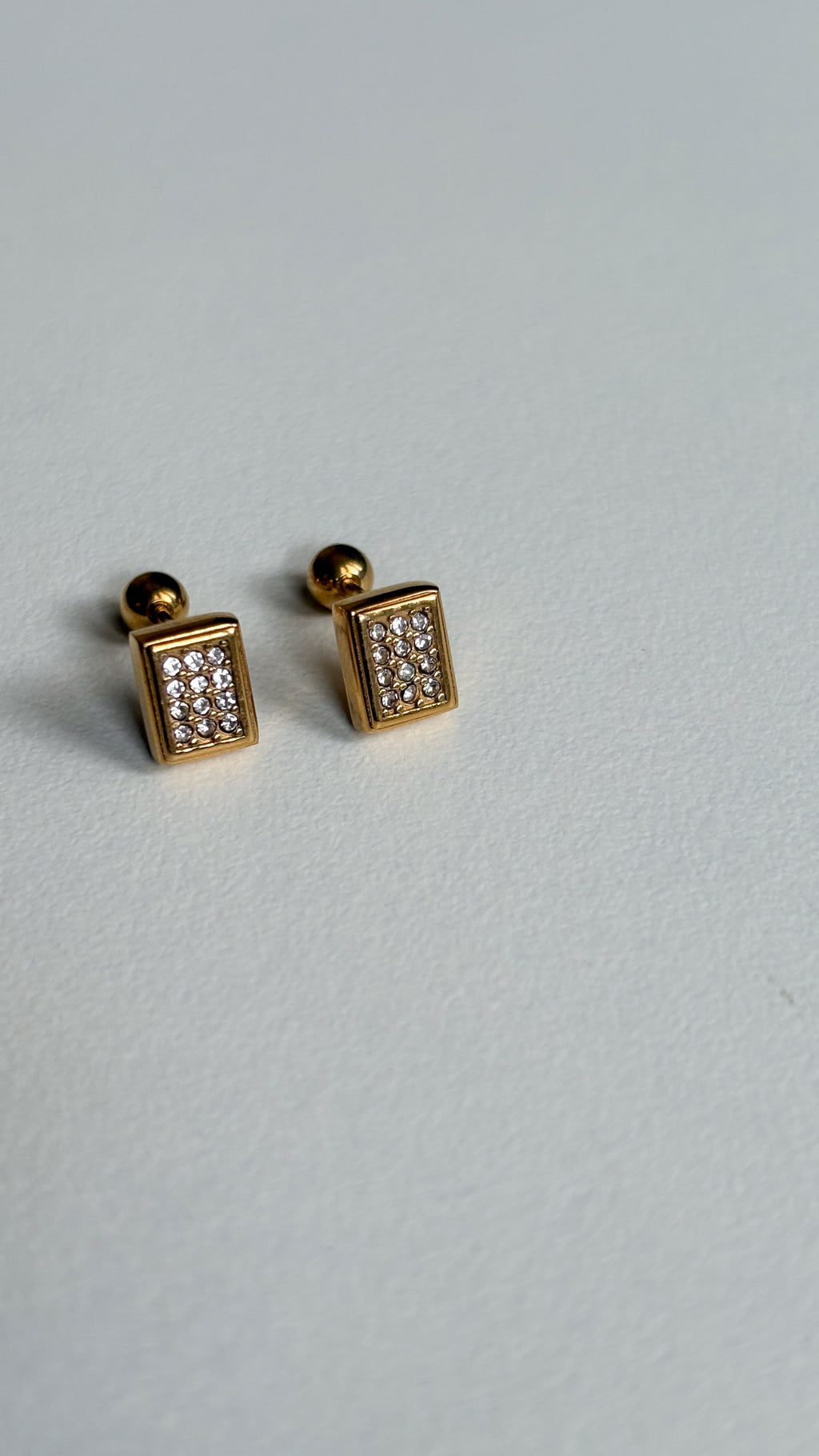 Veyra Rectangle Studs