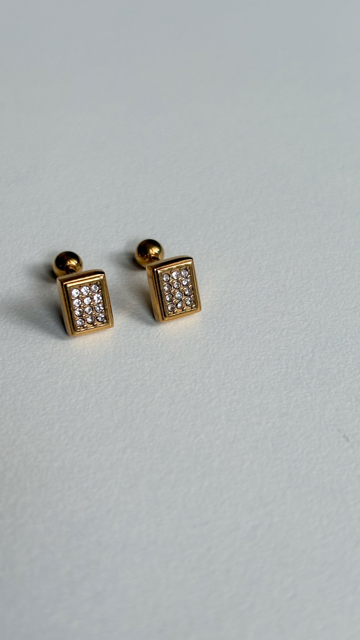 Veyra Rectangle Studs