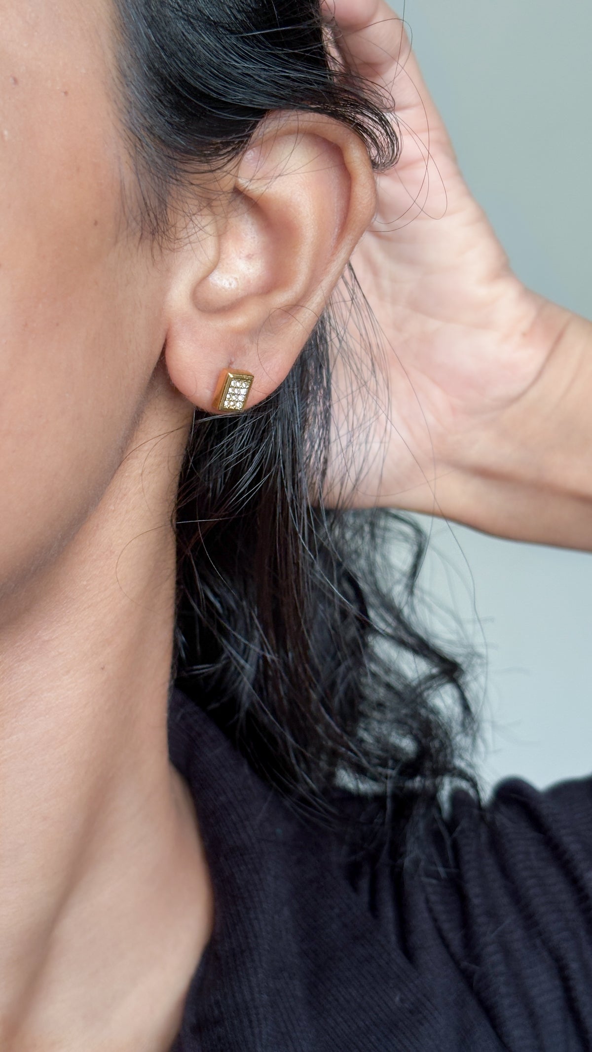 Veyra Rectangle Studs