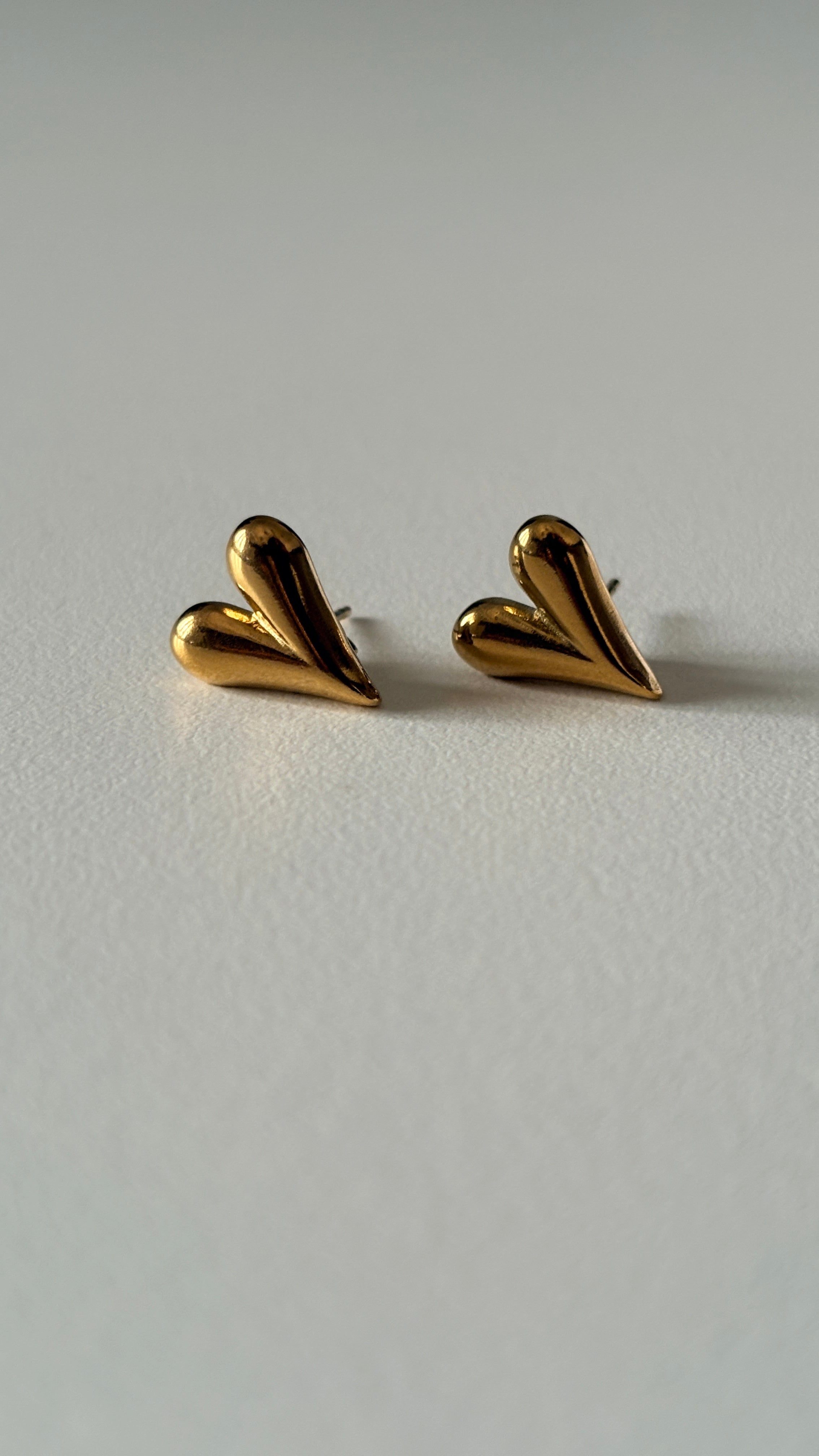 Valentina Studs