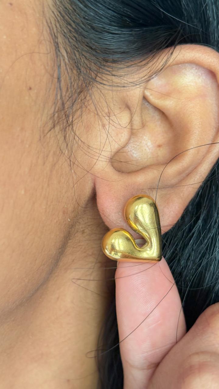 Amora Studs